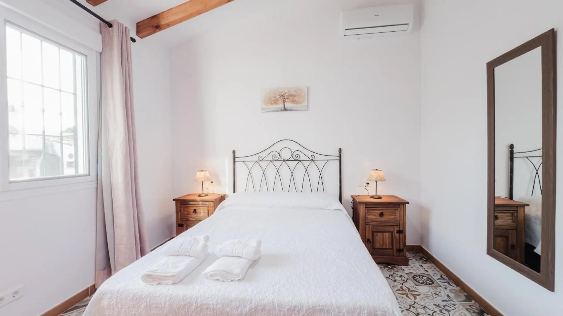 Cortijo Velez Villa Trapiche  0*, Trapiche (Malaga) Spain